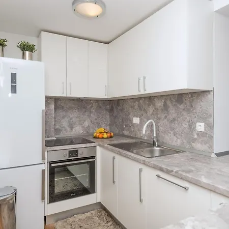 Silvija Apartament Makarska