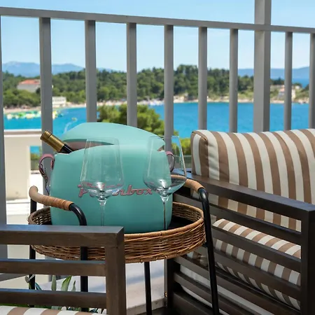 Seafront Apartment Silvija *