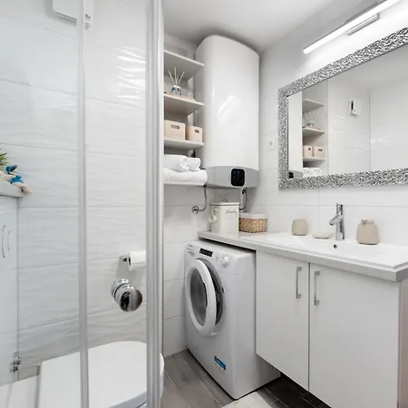 Seafront Apartment Silvija