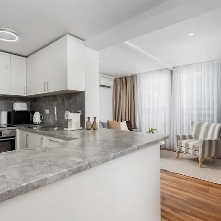 Apartment Seafront Apartment Silvija *