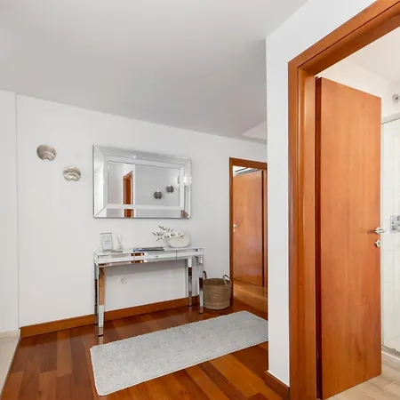 Apartment Seafront Apartment Silvija Makarska