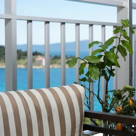 Seafront Apartment Silvija Makarska