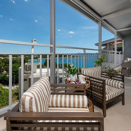 Seafront Apartment Silvija * Makarska